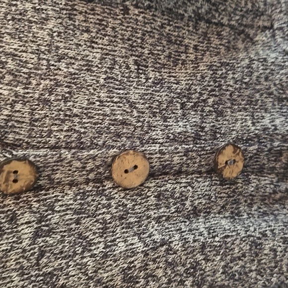 Greay front button cardigan - Picture 2 of 4